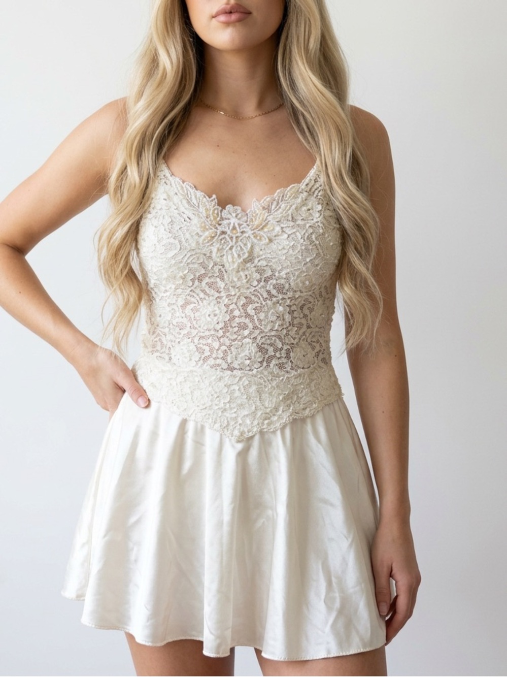 Vintage Secret Treasures romantic White Lace Satin Babydoll Slip Y2K Coquette